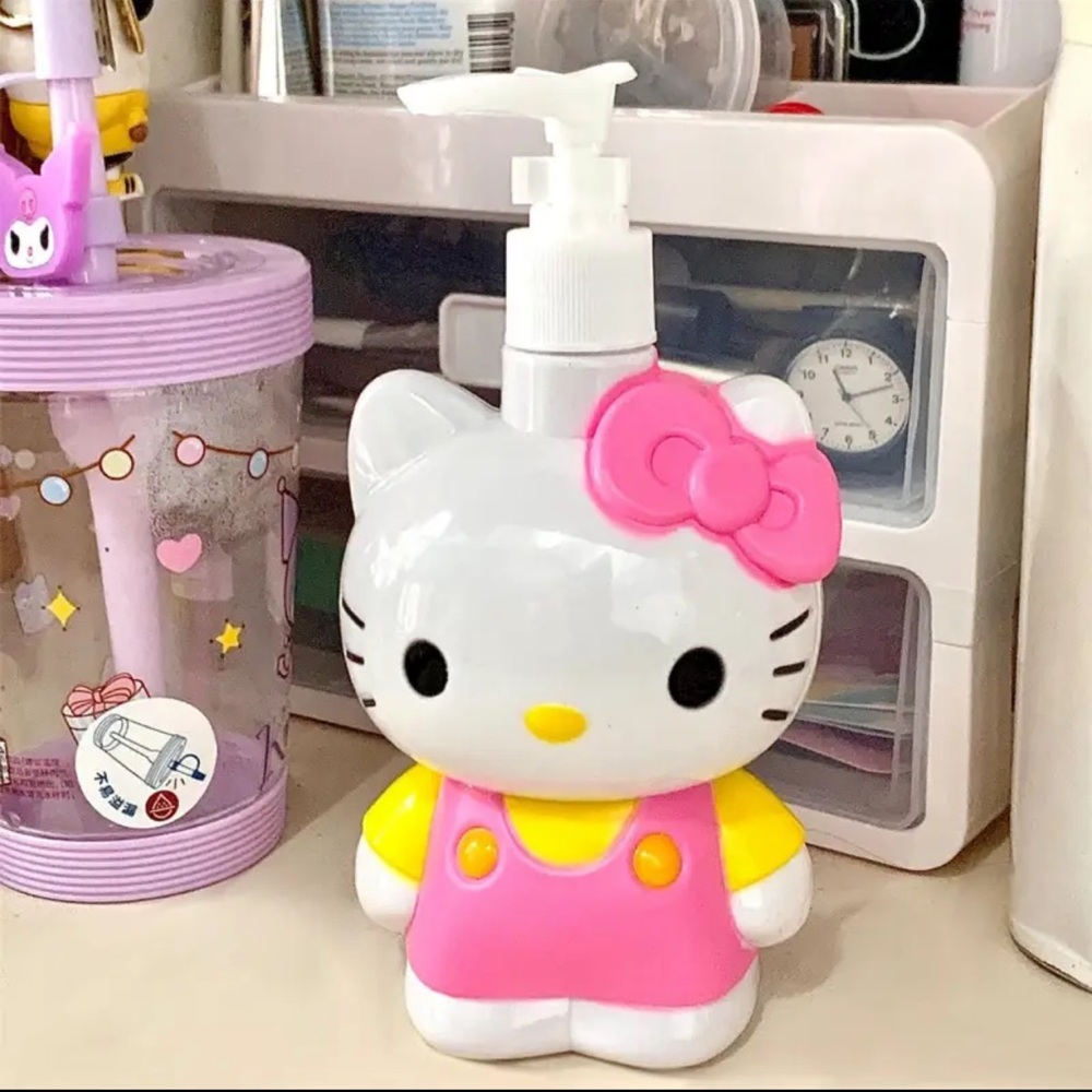 Hello Kitty anime Squeeze Bottle Shower Gel Hand Sanitizer Dish Soap
